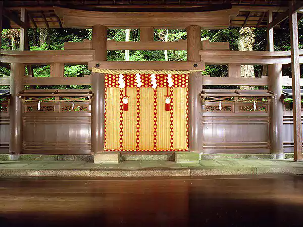 奈良大神神社 —— 三鸟居并立 奈良大神神社 —— 三鸟居并立