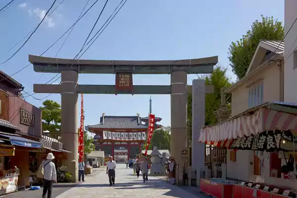 大阪四天王寺神社 —— 全日第二古老石鸟居 大阪四天王寺神社 —— 全日第二古老石鸟居