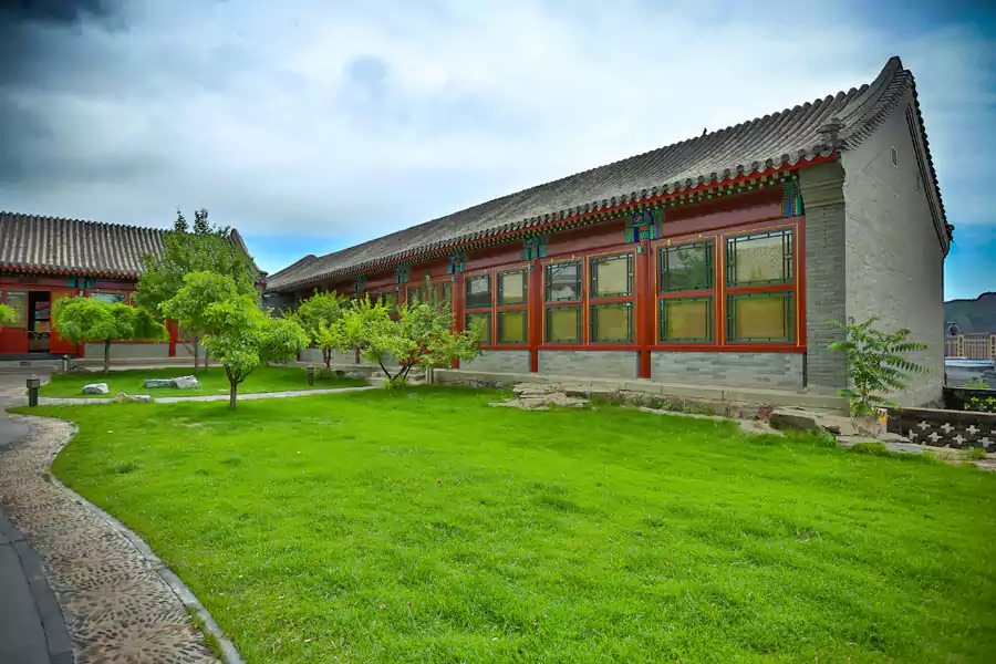 山体房自带花园景致，推开门就是茵茵绿草