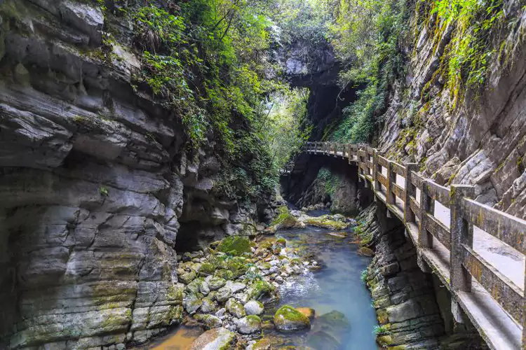 龙水峡地缝 龙水峡地缝