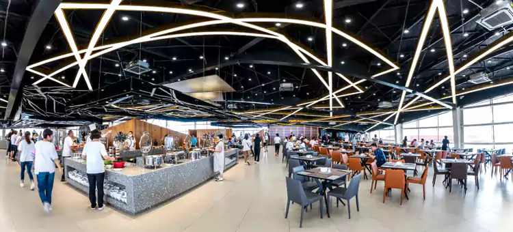 入住莲花酒店几乎是一价全包,涵盖了响沙湾附近的吃喝玩乐 入住莲花酒店几乎是一价全包,涵盖了响沙湾附近的吃喝玩乐