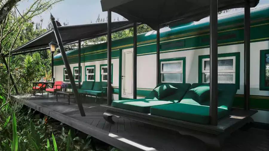 传统铁路车厢一卧套房