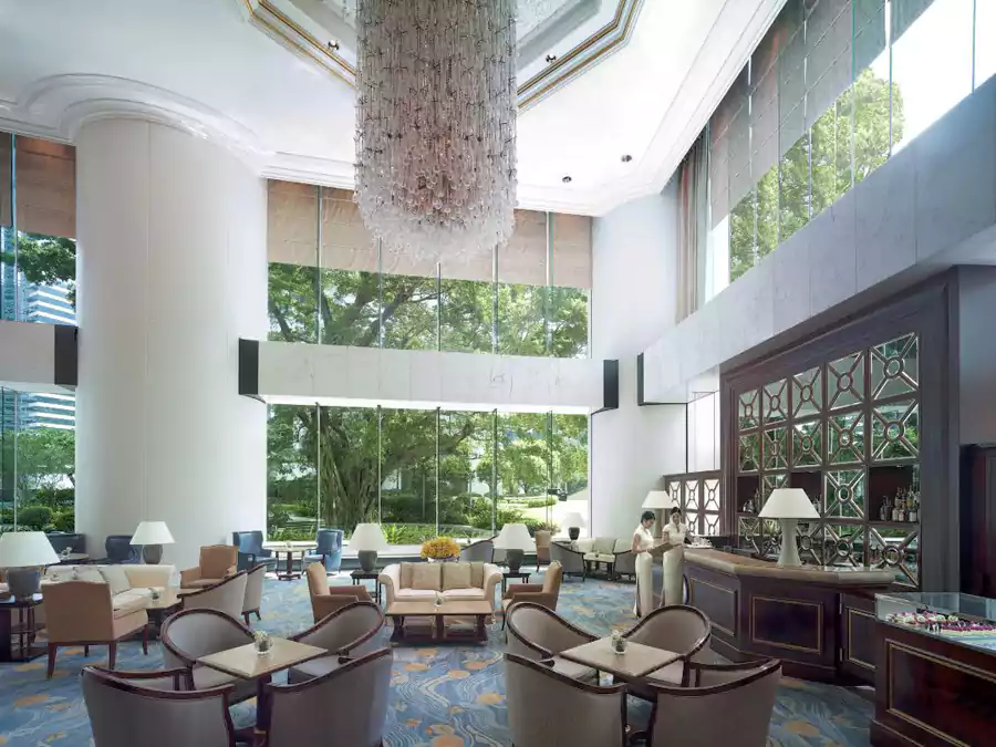 大堂配着半山腰空中花园的景致 大堂配着半山腰空中花园的景致