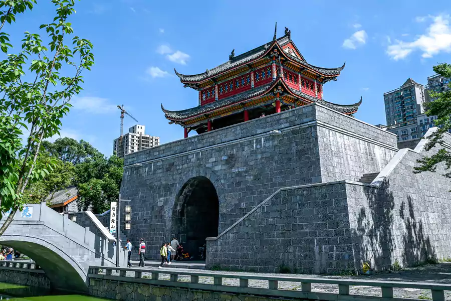 古镇建于清代雍正十年 古镇建于清代雍正十年