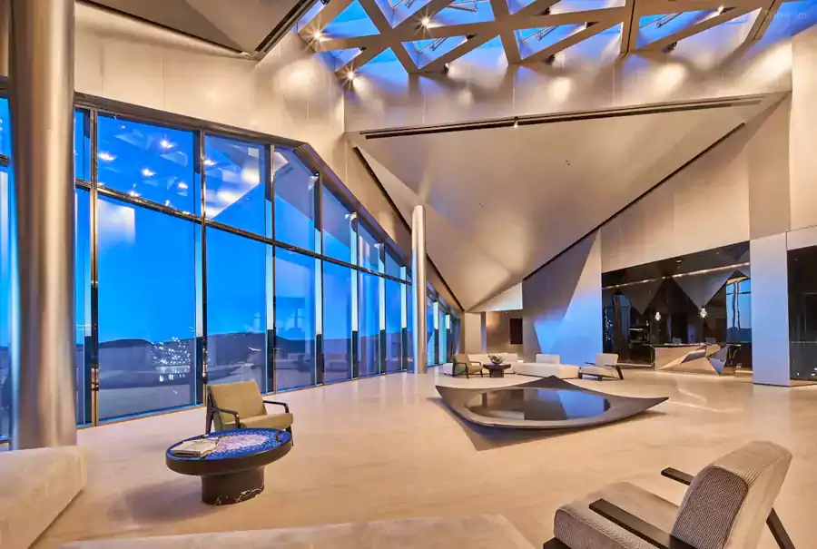 大堂,所有人都会被那面超大落地窗 “钉在原地” 大堂,所有人都会被那面超大落地窗 “钉在原地”