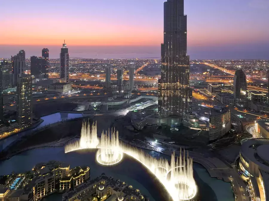 地下通道直接连通迪拜 Mall—— 全球最大的购物娱乐中心 地下通道直接连通迪拜 Mall—— 全球最大的购物娱乐中心