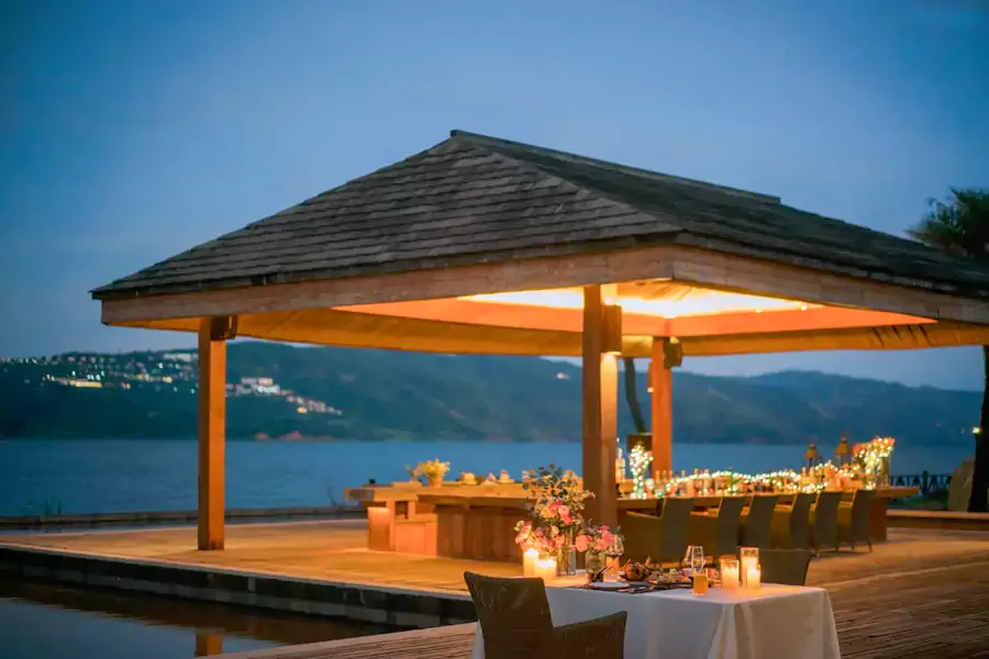 茶韵与湖风交织 茶韵与湖风交织