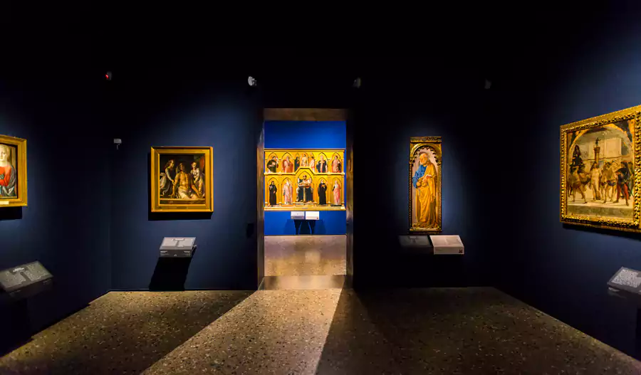 馆内藏品以 15-18 世纪的伦巴第派和威尼斯派画作为主 馆内藏品以 15-18 世纪的伦巴第派和威尼斯派画作为主