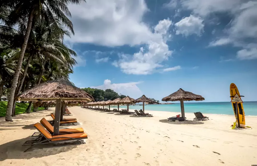 度假村专属的 2.4 公里白沙滩 度假村专属的 2.4 公里白沙滩