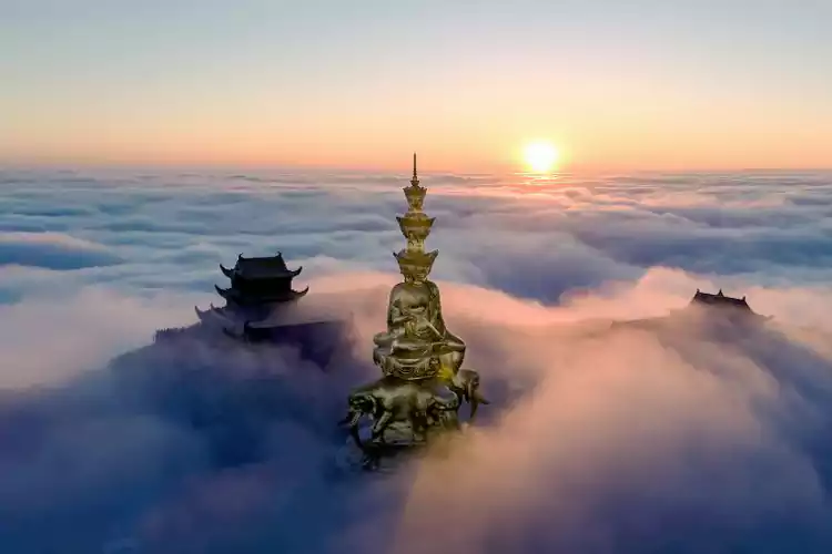 云上金顶,天下峨眉 云上金顶,天下峨眉