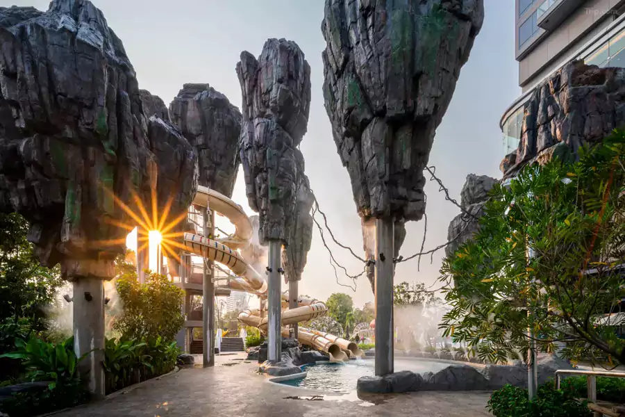 最让我心动的,是那片近 1 万平米的星际主题水上乐园 最让我心动的,是那片近 1 万平米的星际主题水上乐园