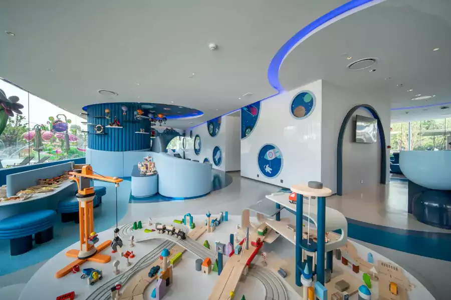 酒店还有天文俱乐部和重力健身中心 酒店还有天文俱乐部和重力健身中心