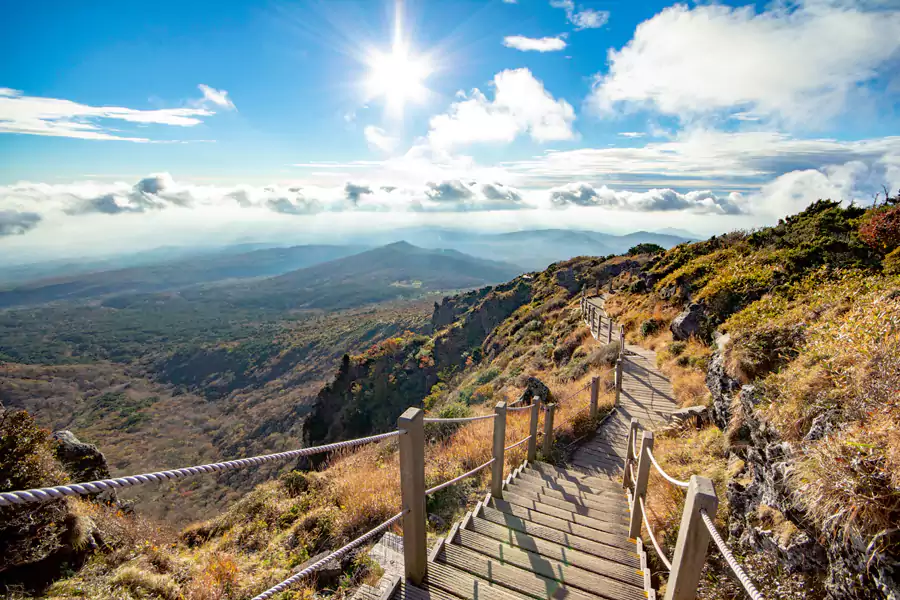 这里没有缆车，却给了徒步爱好者深度拥抱自然的机会