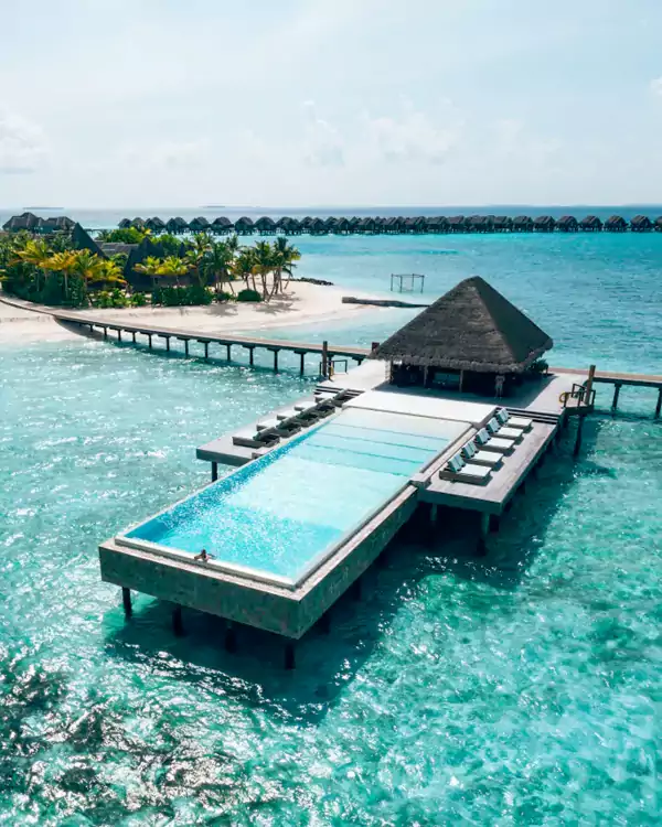 20 米长的星空泳池