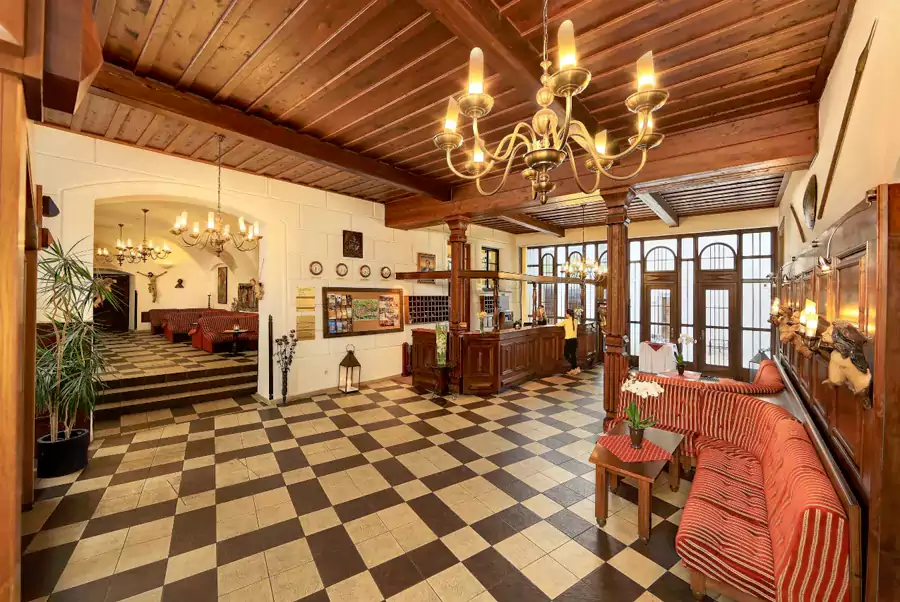 走进大堂的瞬间，时光仿佛会慢下来