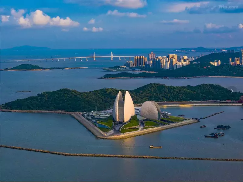 珠海仁恒洲际酒店可俯瞰港珠澳大桥及澳门