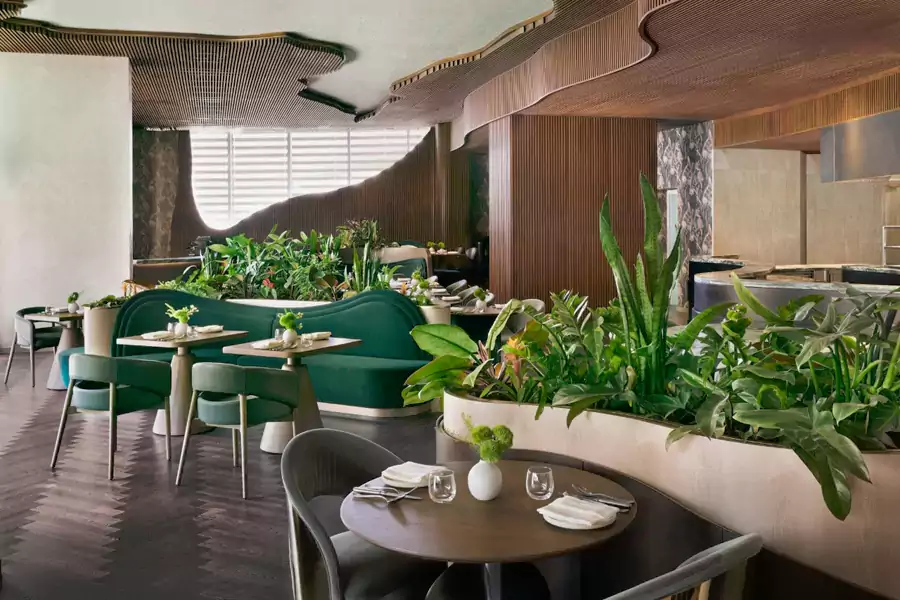 四座风格迥异的餐饮空间构成酒店的味觉矩阵