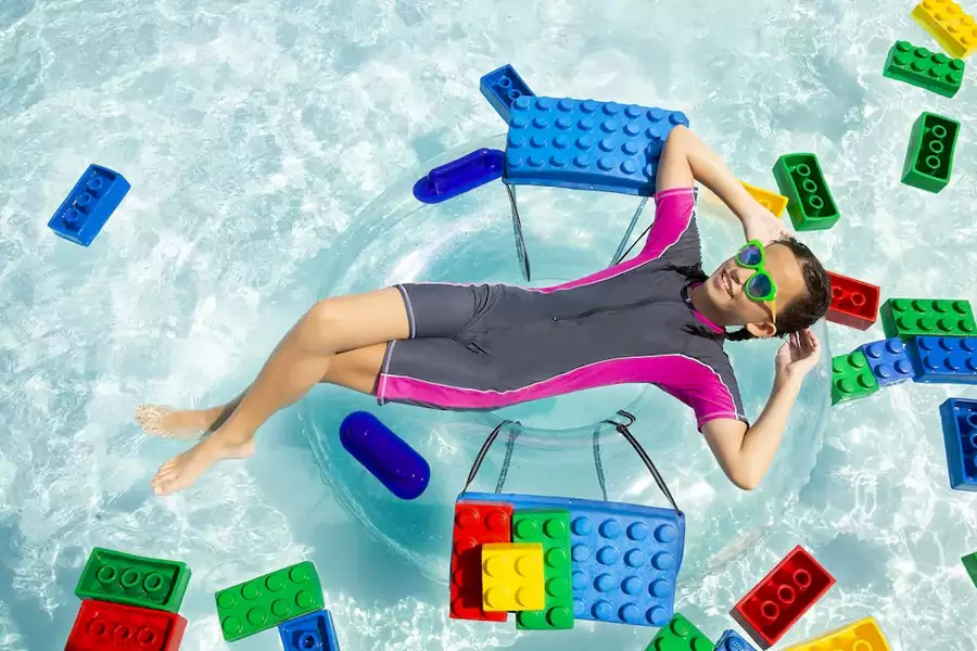 5 楼的露天游泳池 5 楼的露天游泳池