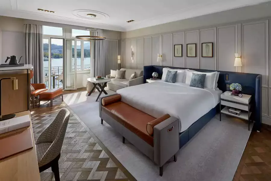 几乎所有客房都带独立观景露台