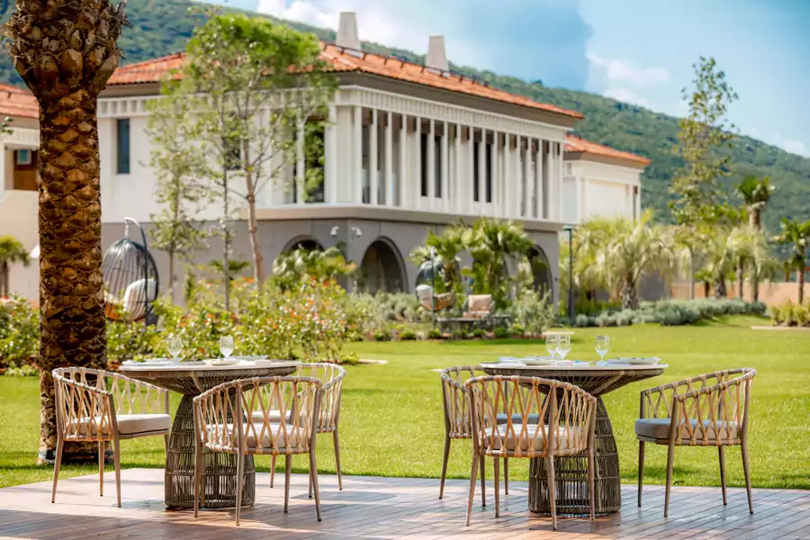 黑山的美，是未经雕琢的自然之美