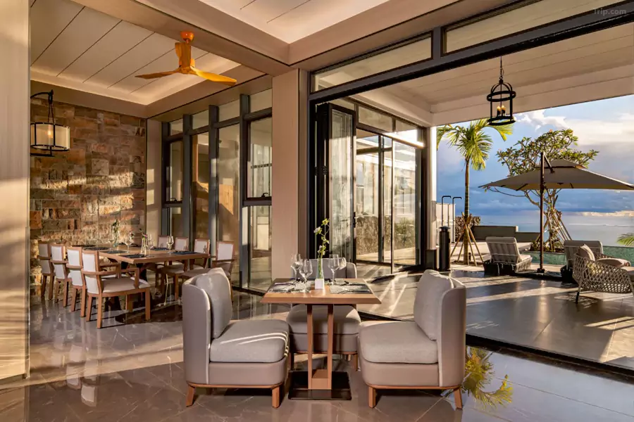 “吃” 也是一场融合了中式风味与海岛鲜美的盛宴 “吃” 也是一场融合了中式风味与海岛鲜美的盛宴