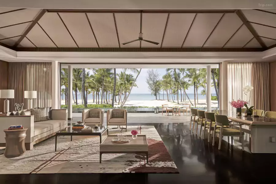 没有一间普通客房,全酒店 400 余间住宿均为套房与别墅 没有一间普通客房,全酒店 400 余间住宿均为套房与别墅