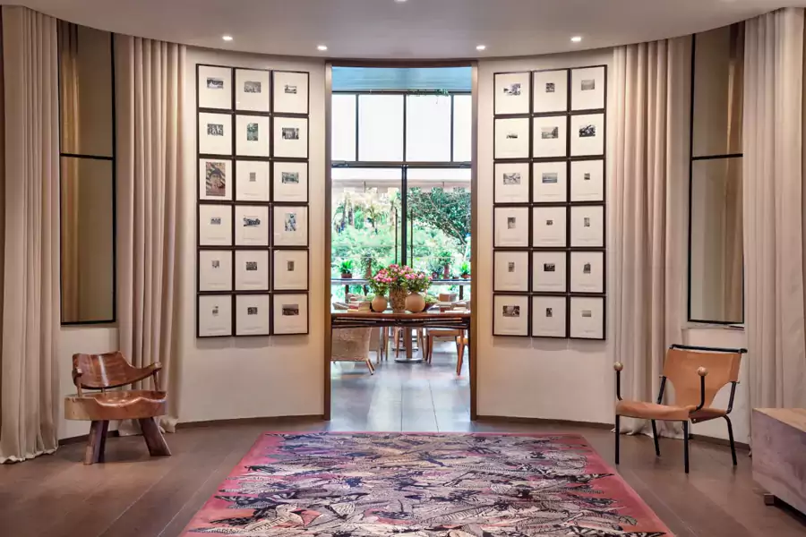 57 位巴西本土艺术家用 450 多件作品装点了酒店的每个角落 57 位巴西本土艺术家用 450 多件作品装点了酒店的每个角落