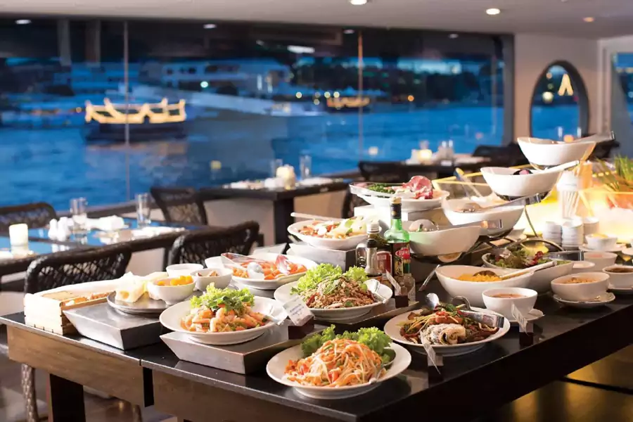 热带花园里的Salathip 餐厅 热带花园里的Salathip 餐厅