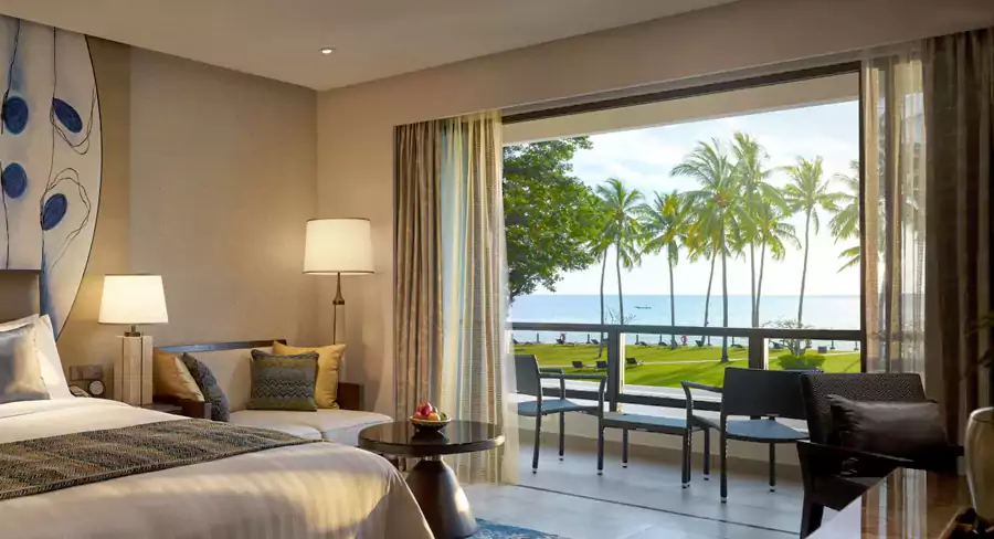 丹绒楼则正对着中国南海 丹绒楼则正对着中国南海