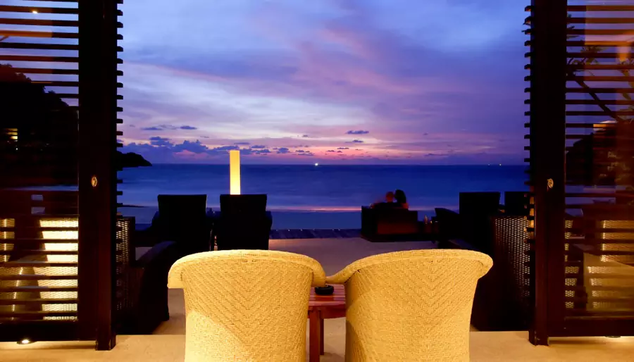 大堂吧前的日落视角