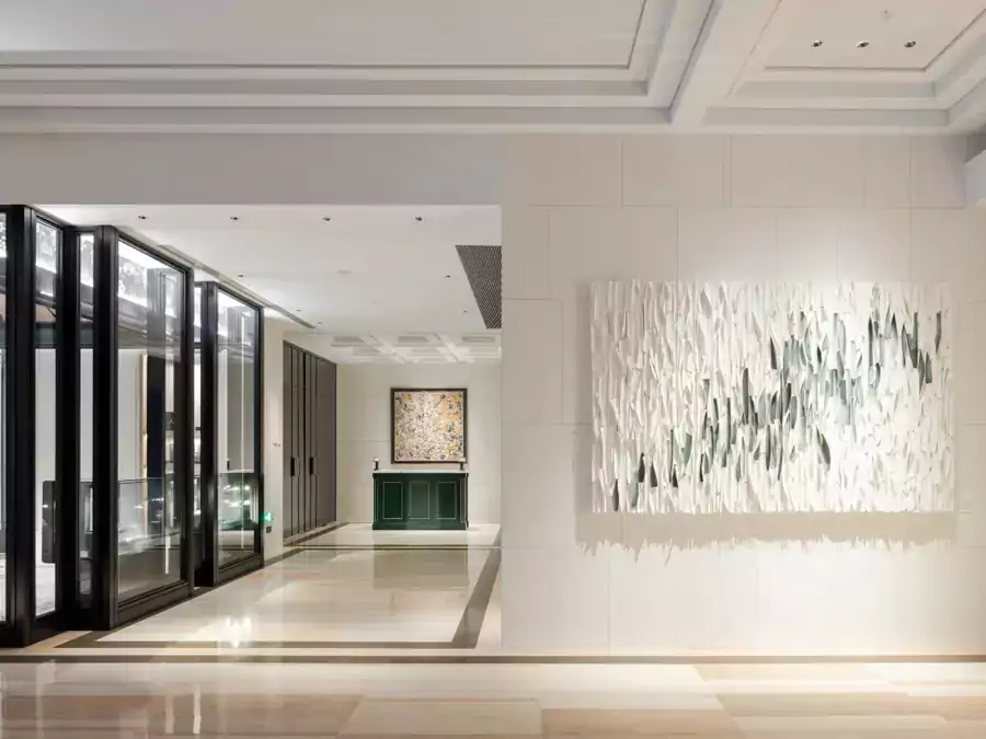 客房里的素雅黑白配色 客房里的素雅黑白配色