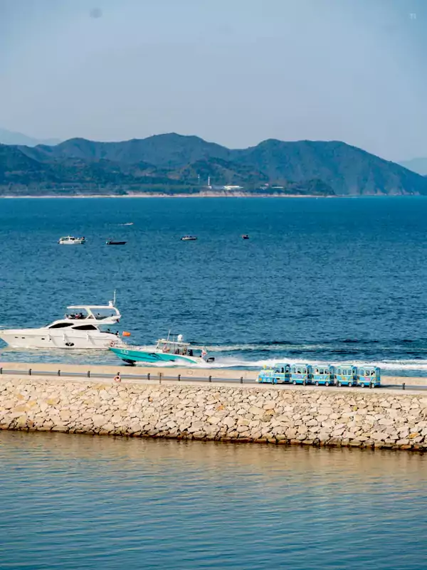 坐上海边小火车慢悠悠晃过海岸线 坐上海边小火车慢悠悠晃过海岸线