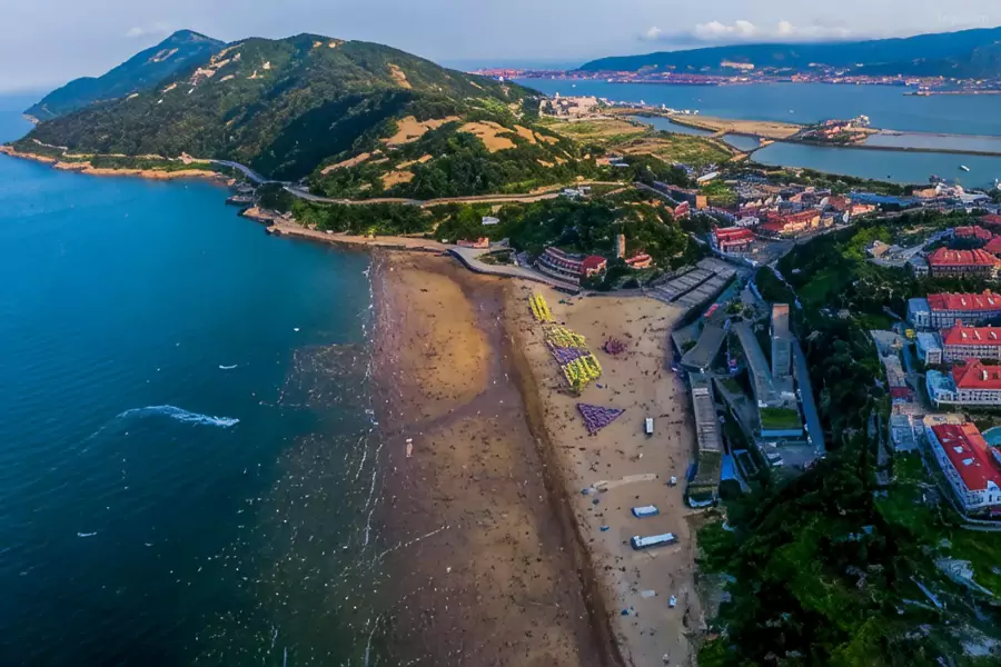 步行 500 米就能踩上海滨的细沙