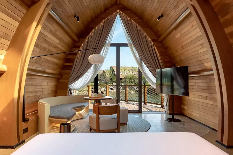 原木风格的房间很温馨,推开窗就是湖景 原木风格的房间很温馨,推开窗就是湖景