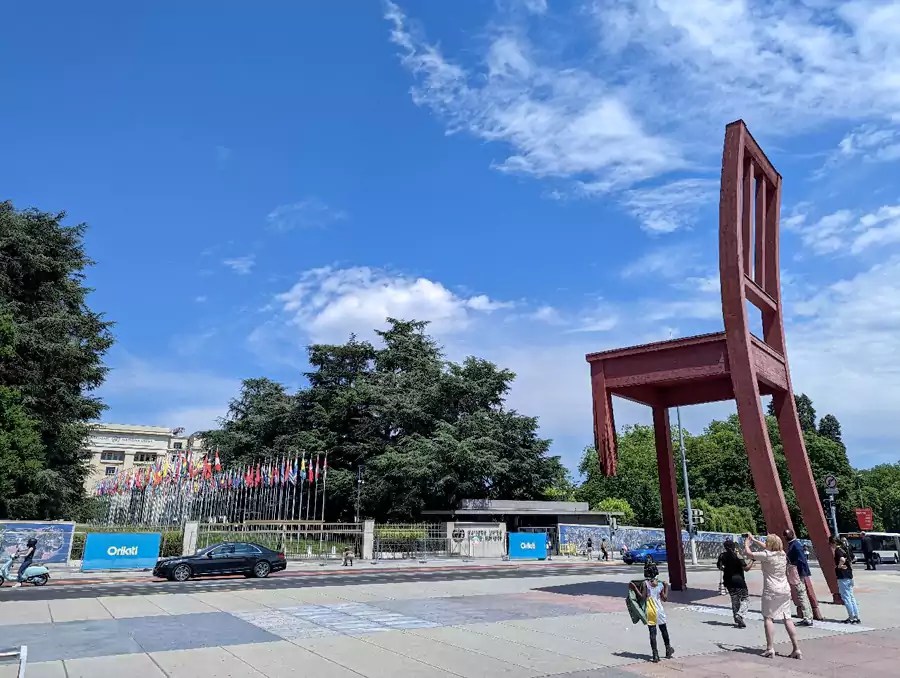 木制断腿椅 木制断腿椅