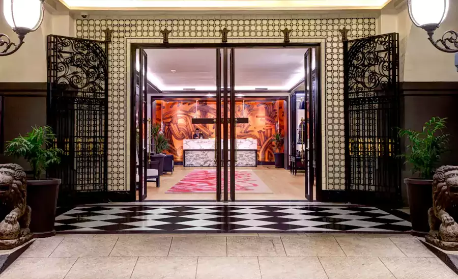 门头低调得像一处静谧的私宅