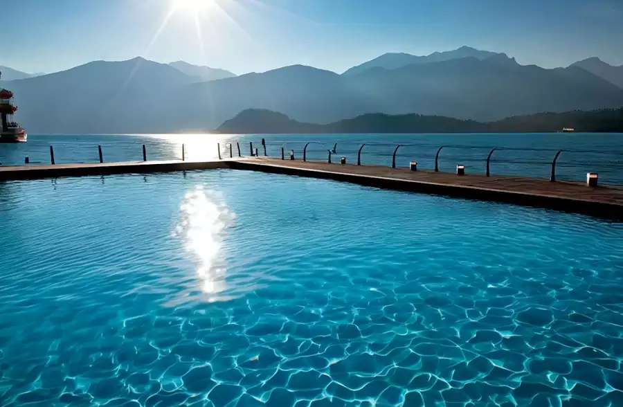 门前的WATER ON WATER泳池是绝对的主角 门前的WATER ON WATER泳池是绝对的主角