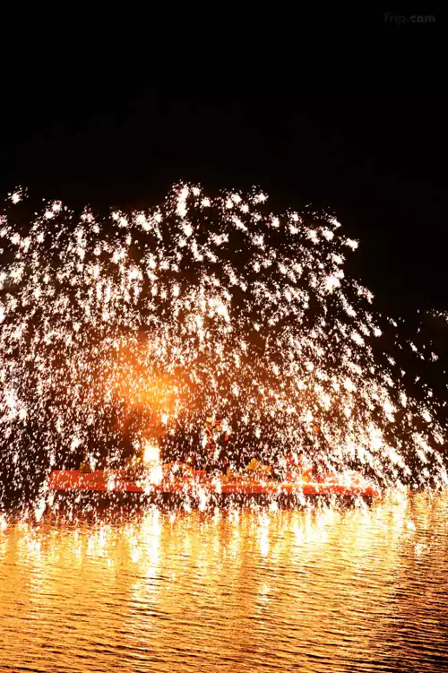 非遗打铁花表演 非遗打铁花表演