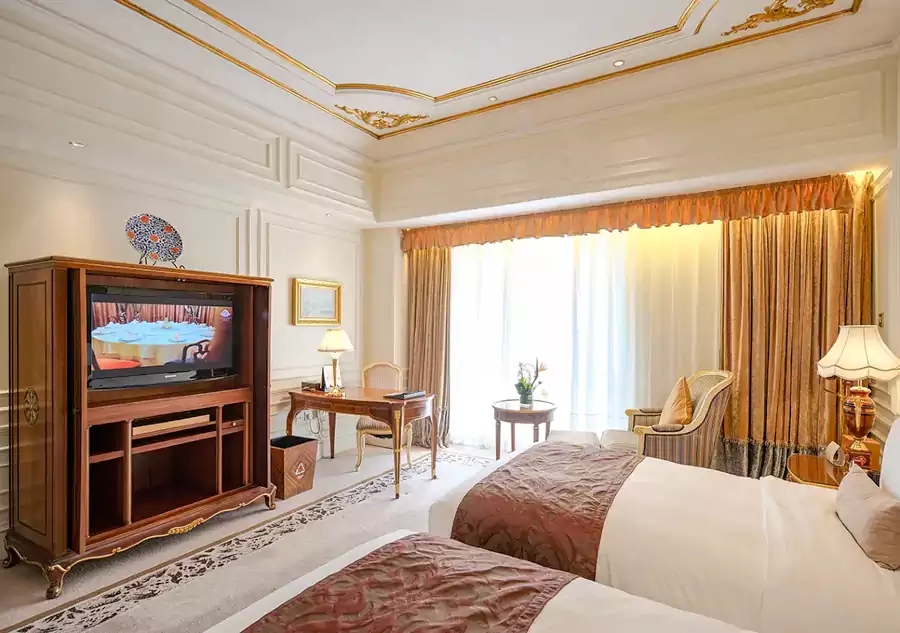 每一间都是对法式巴洛克风格的细腻诠释