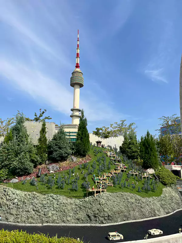 得跟着音乐节奏自己攀爬至塔顶 得跟着音乐节奏自己攀爬至塔顶