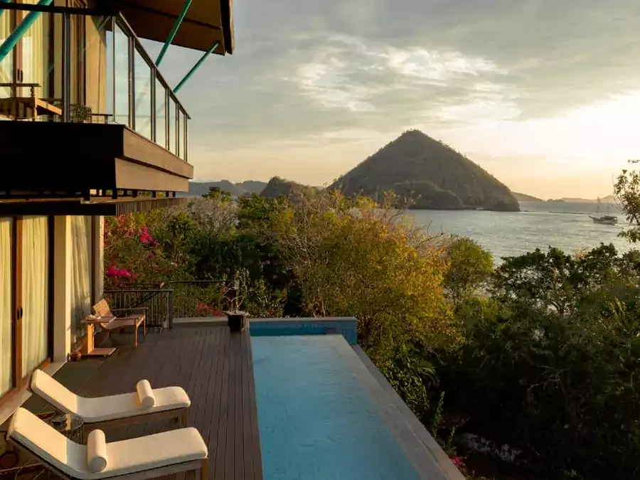 清晨被海浪叫醒,午后泡在巨石浴缸里看树影 清晨被海浪叫醒,午后泡在巨石浴缸里看树影