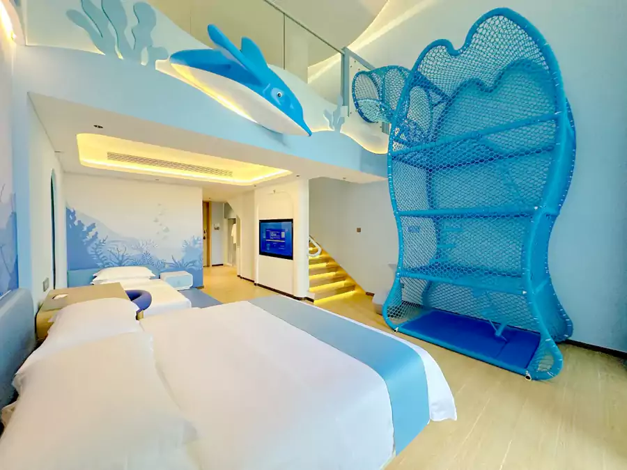 亲子套房 —— 自带滑梯和私家泡池