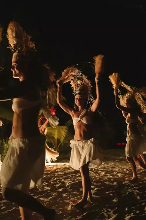 跟着当地人学跳波利尼西亚草裙舞 跟着当地人学跳波利尼西亚草裙舞