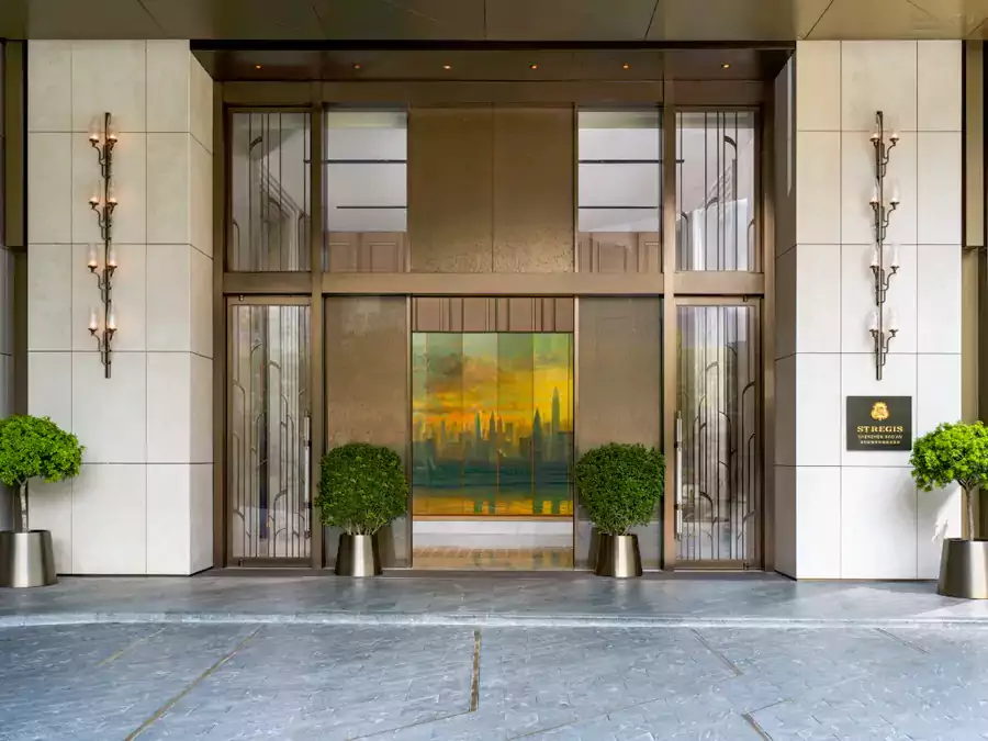 最先被打动的是入口处的双城隐喻 最先被打动的是入口处的双城隐喻