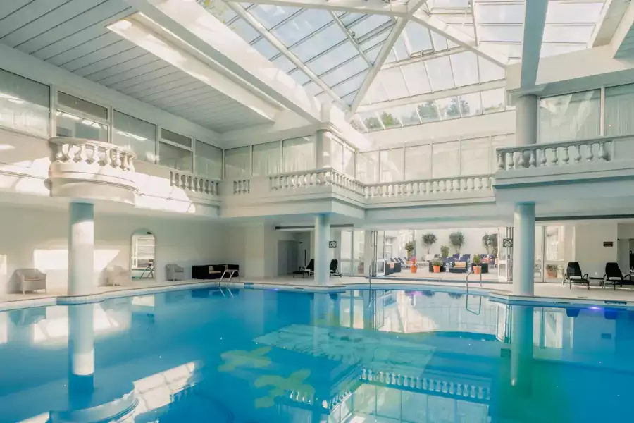 罗马浴场风格的恒温泳池 罗马浴场风格的恒温泳池