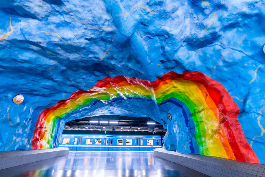 抬头可见的色彩艳丽画作 抬头可见的色彩艳丽画作