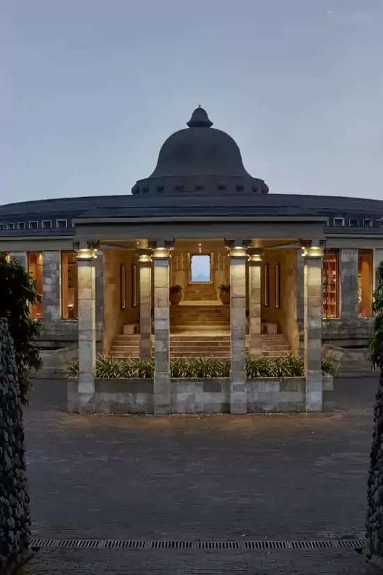 中央穹顶石亭是整座酒店的灵魂所在 中央穹顶石亭是整座酒店的灵魂所在