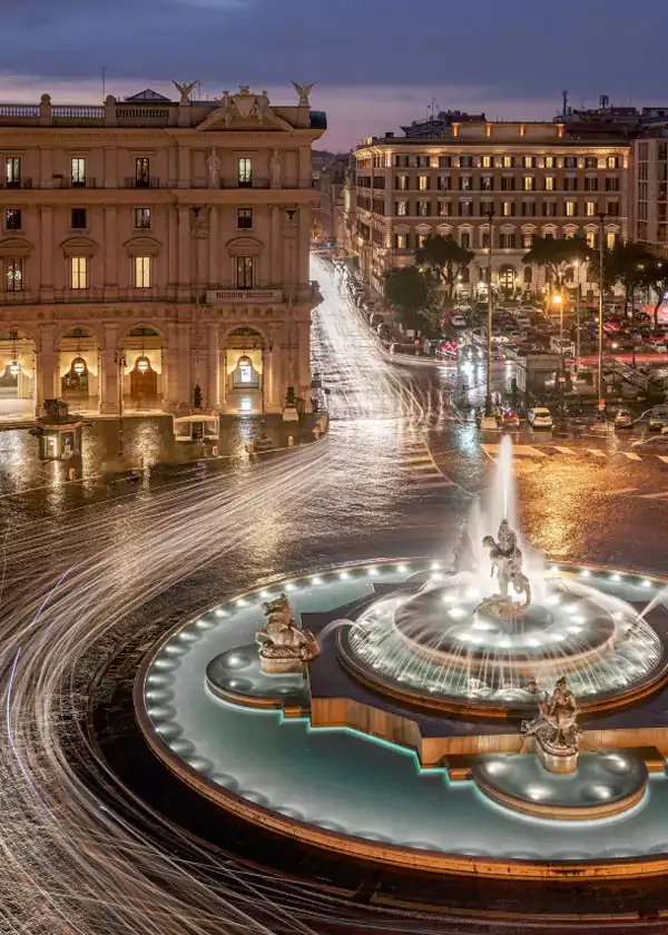 部分直面广场上的水中仙女喷泉 部分直面广场上的水中仙女喷泉