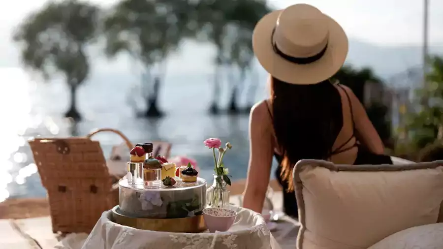 午后搬张椅子到亲水平台