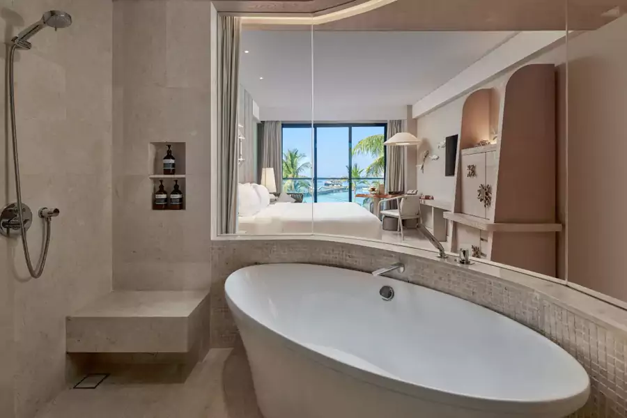 最让人惊喜的是房间里的大理石浴缸 最让人惊喜的是房间里的大理石浴缸